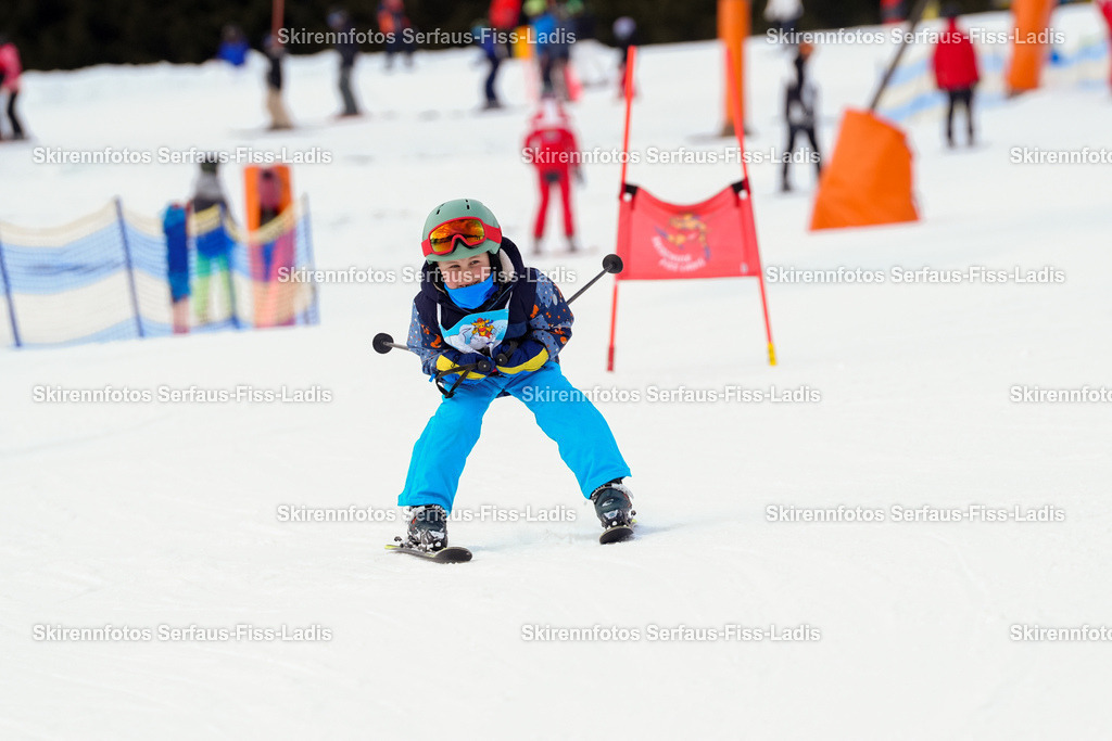 SRF_02.01.2026_0994 | Skirennfotos,Serfaus,Fiss,Ladis,Kinderskirennen,Winter,Tirol,Oberland,skirace,SFL,feelfree,weil wir's genießen,ski,Ski,skifahren,Sonnenplateau, - Realisiert mit Pictrs.com