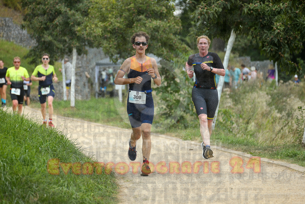250824_1344_EX1_3492 | Sportfotografie im Rhein-Sieg Kreis, Köln, Bonn, NRW, Rheinland Pfalz, Hessen, etc. Unser Tätigkeitsfeld umfasst den Laufsport vom Volkslauf über den Marathon, Duathlon, Triathon bis zum Ultralauf wie Kölnpfad Ultra oder Schindertrail.