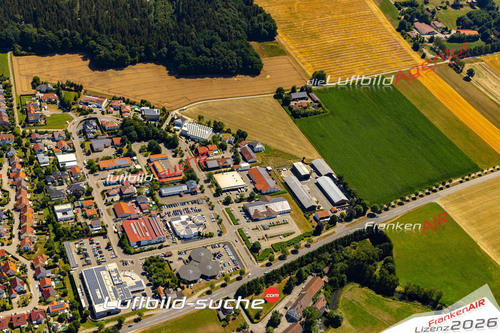 Die Luftaufnahme Gewerbegebiet - Krumbach wurde 2022 vom Flugzeug aus (keine Drohne) erstellt. Hohe Auflösung -für große Poster und Wandbilder geeignet - Garantiert!