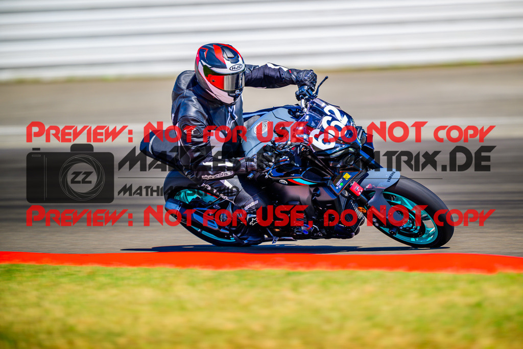 MaZZes_Fotomatrix_20250629_6007705_8066 | GELB