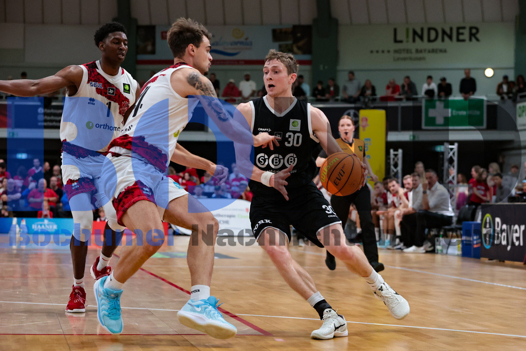 SES_LEVWOL20250525-31 | bond - Realisiert mit Pictrs.com