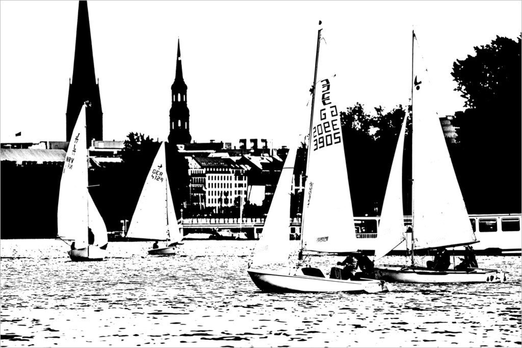 24h Regatta Hamburg | Der helle, dünne Rahmen um das Bild dient lediglich zur Abgrenzung von dem weißen Hintergrund, im Originalbild besteht er nicht. — Auflösung des Originals: 8256 x 5504 px - Realisiert mit Pictrs.com