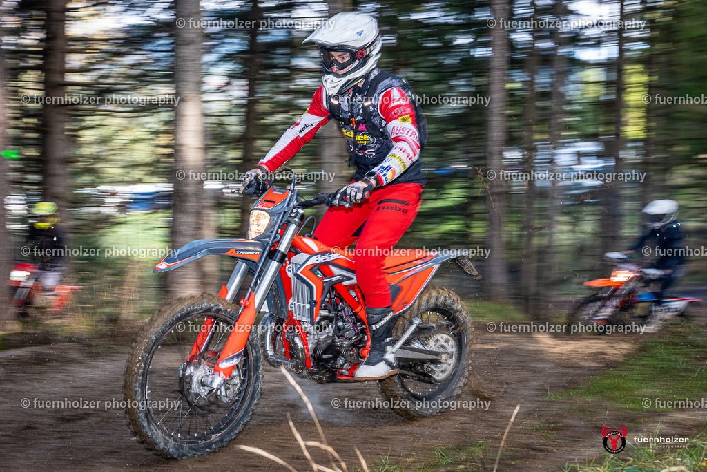 fuernholzer_251026-C1-167-2 | Fotografische Impressionen von der Red Stag Enduro Extreme by fuernholzer-photography.com. Endurosport in Österreich fotografisch festgehalten von fuernholzer. Auftragsfotografie für Private, Gewerbefotos und Industriefotografie. Eventfotografie, Sportfotografie und Motorsportfotografie. Anbieter von Fotoworkshops, Fototraining, fotografischen Vorträgen und Fotoseminaren.