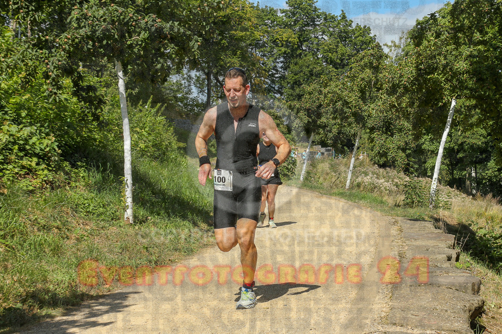 250824_1233_EX1_9739 | Sportfotografie im Rhein-Sieg Kreis, Köln, Bonn, NRW, Rheinland Pfalz, Hessen, etc. Unser Tätigkeitsfeld umfasst den Laufsport vom Volkslauf über den Marathon, Duathlon, Triathon bis zum Ultralauf wie Kölnpfad Ultra oder Schindertrail.