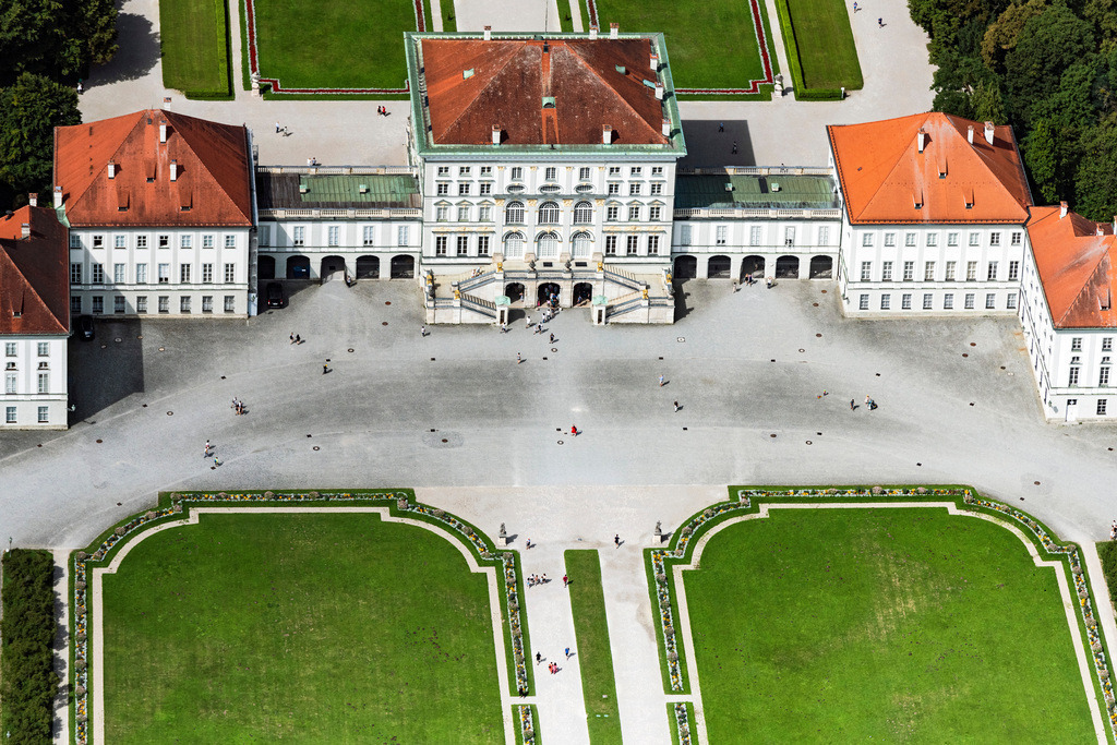dr__0031513.jpg | MüNCHEN 09.08.2019 Gebäude und Schloßpark- Anlagen des Schloss Nymphenburg im Stadtteil Neuhausen-Nymphenburg in München im Bundesland Bayern. // Building and Castle Park Castle Nymphenburg im Stadtteil Neuhausen-Nymphenburg in Munich in the state Bavaria. Foto: Daniel Reiter