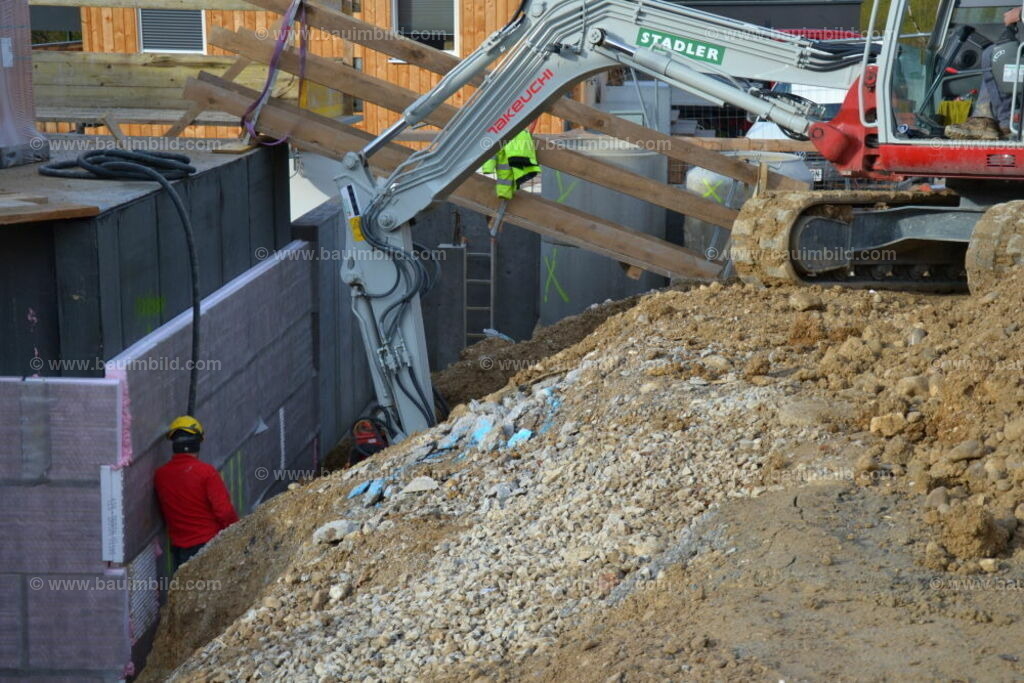 bib-lg02-erdarbeiten-0197 | Nach LV-Leistungsgruppen sortierte Detailfotos über den Bau eines Hauses. Alle Hausbau-Bilder direkt vom Urheber und Autor der Website Haus-Selber-Bauen.com