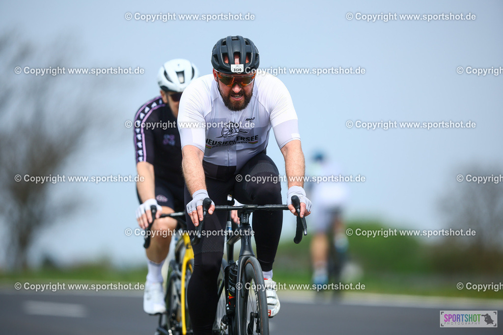 515_TRA56660 | Neusiedlersee Radmarathon 2026@sportshot_your_pictrs #yourpictures#roadtowm2029 #nrm #neusiedlerseeradmarathon #neusiedlersee #neusiedlerseetourismus #burgenland #mörbisch #nrm26 #burgenlandtourismus #voglundco #poweredbyburgenlandtourismus #radsport #rad #marathon #ucigranfondo #visitburgenland #ucigranfondoworldseries