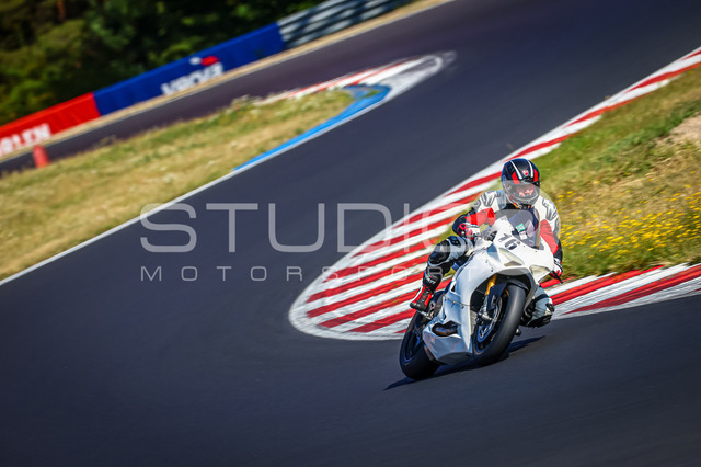 0016-260803MM-008_16 | Deine Full-Service-Agentur für ✔️Videoproduktionen und ✔️Motorsportfotografie Jetzt Angebot anfragen!
