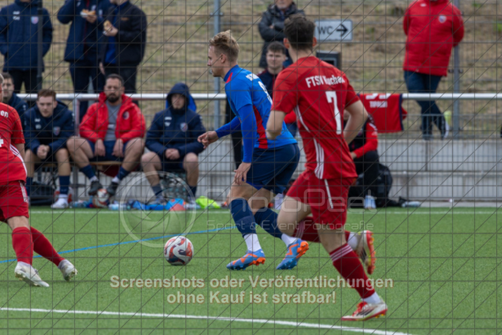 20251012_153054_0100 | #,SC Uhingen (blau) vs. FTSV Kuchen (rot), Fussball, Kreisliga A3 - Bezirk Neckar/Fils, 08. Spieltag, Saison 2025/2026, Kunstrasenplatz, Haldenberg Stadion, Panoramastraße,73066 Uhingen, 12.10.2025 - 15:00 Uhr,Foto: PhotoPeet-Sportfotografie/Peter Harich