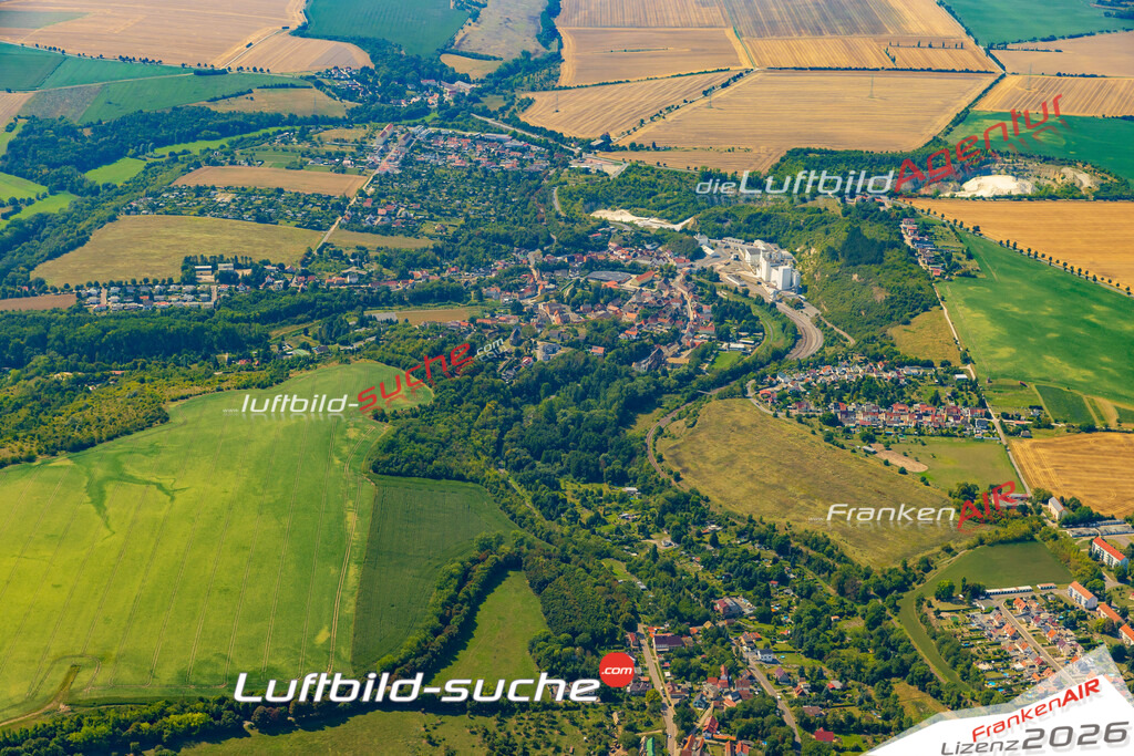 Luftbild der Stadt Schraplau - Die Luftaufnahme wurde 2025 vom UL-Flugzeug heraus erstellt ( keine Drohne ) - Hochauflösende Luftaufnahme - für professionelle Ausdrucke geeignet. Die Geschenkidee !Hier alle&nbsp;Infos zur Lizenzierung der LuftaufnahmeWir fliegen auch dieses Jahr wieder in Ihre Region um Luftbilder zu erstellen.- Luftbild anfragen