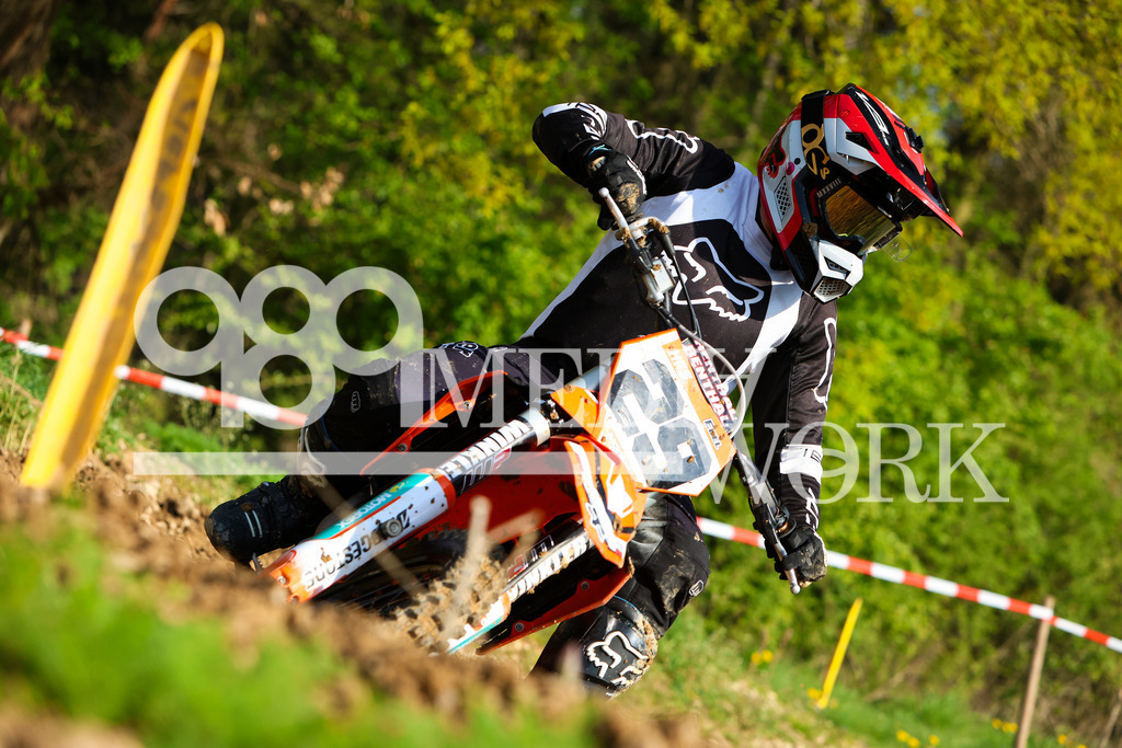 5E6A9870 | 989 MEDIAWORK