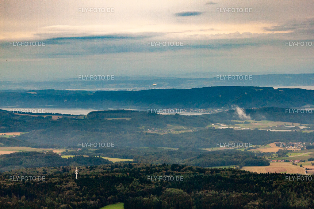 Zeppelin NT über Bodman | Luftbild: Zeppelin NT über Bodman im Ortsteil Bodman in Bodman-Ludwigshafen im Bundesland Baden-Württemberg in Deutschland. Foto: IMG_71801.jpg vom 31.08.2014 durch Werner Riehm/FLY-FOTO.de - Realisiert mit Pictrs.com