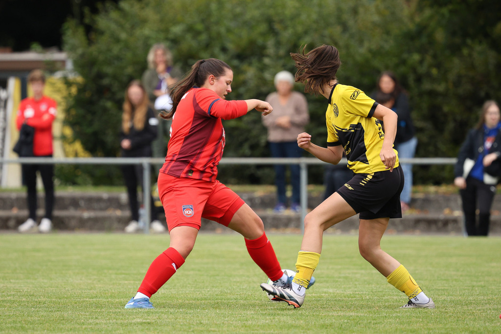 Fußball I FRAUEN I Saison 2025-2026 I Freundschaftsspiel I SGM Ebnat-Waldhausen - 1FC Heidenheim 1846 2 I_250823_1827 | Fotopresso – Sportfotografie in Heidenheim & Umgebung. Professionelle Sportfotografie für unvergessliche Momente. Dynamische Action-Shots, emotionale Szenen & hochwertige Bilder. - Realisiert mit Pictrs.com