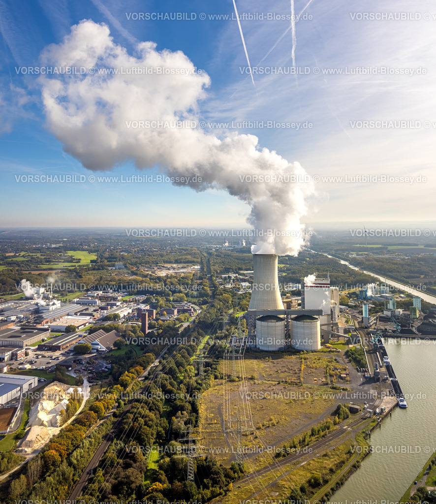 Luenen241011916-2 | Luftbild, Trianel Kohlekraftwerk Lünen, Kühlturm Lünen Stummhafen mit Dampfwolke, Remondis Werksgelände, Datteln-Hamm-Kanal, blauer Himmel, Lippholthausen, Lünen, Ruhrgebiet, Nordrhein-Westfalen, Deutschland