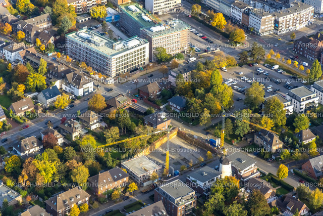 Bottrop221006066 | Luftbild, Neues Bauknecht-Quartier mit Baustelle am RAG Gebäude an der Hans-Böckler-Straße, Gleiwitzer Platz, Baustelle und Neubau An Luggesmühle Ecke Sterkrader Straße, Altstadt, Bottrop, Ruhrgebiet, Nordrhein-Westfalen, Deutschland