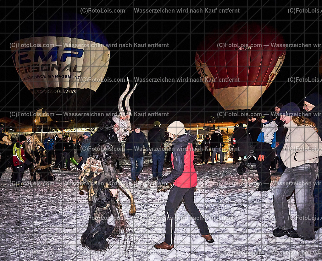 _ALP8405_NACHTderBALLONE_Lackenhof_Gaminger Oetscherteufel | ... mit dem Ballonsportclub Ötscherland aus Wieselburg, der Bergrettung Lackenhof mit einer Schauübung, der Perchtengruppe 'Gaminger Ötscherteufeln' und dem Musikverein Lackenhof, die Ballonfahrer spendeten ihre Gage in diesem Jahr dem schwer verunglückten Gerald Bernreiter alias 'KLEX' der erst nach der ReHa und einem Umbau seines Hauses in Lackenhof frühestens im Mai 2026 wieder nach Hause kommen kann, So 28. Dezember 2025.