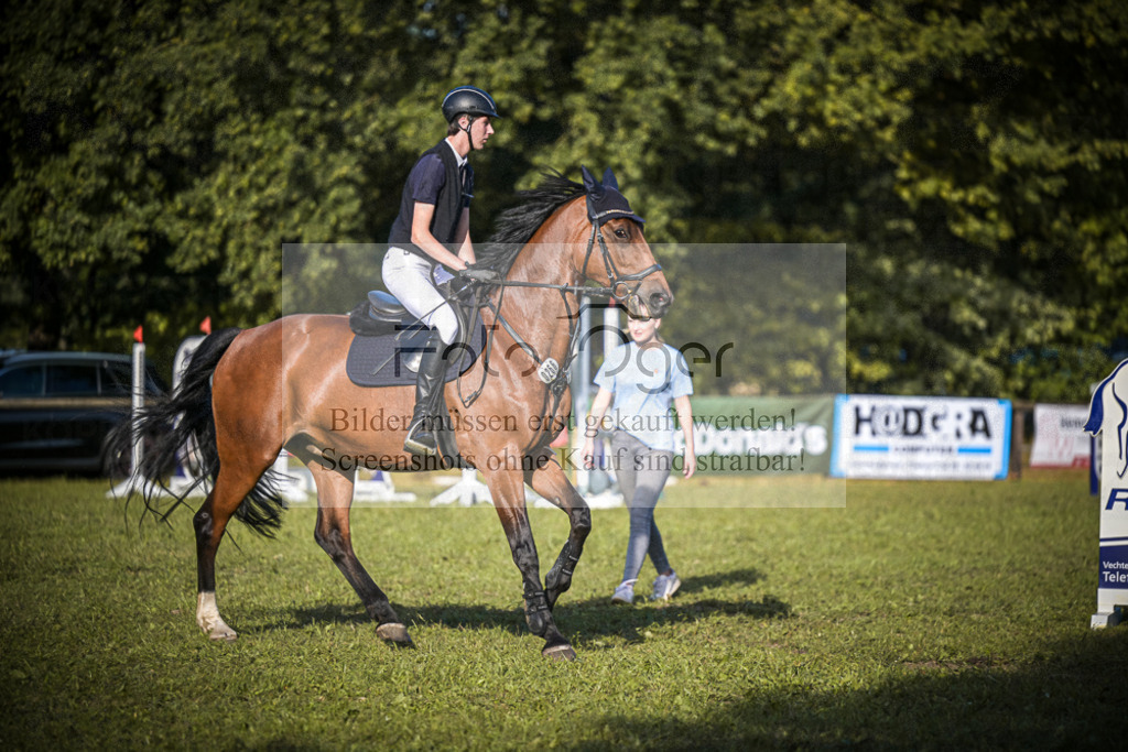 DOS_0808 | Entdecke hochwertige Reitturnierfotos von Foto Oger. Professionell, emotional und authentisch – jetzt Lieblingsmomente im Shop bestellen.Deutschlandweite Turnierfotografie. - Realisiert mit Pictrs.com