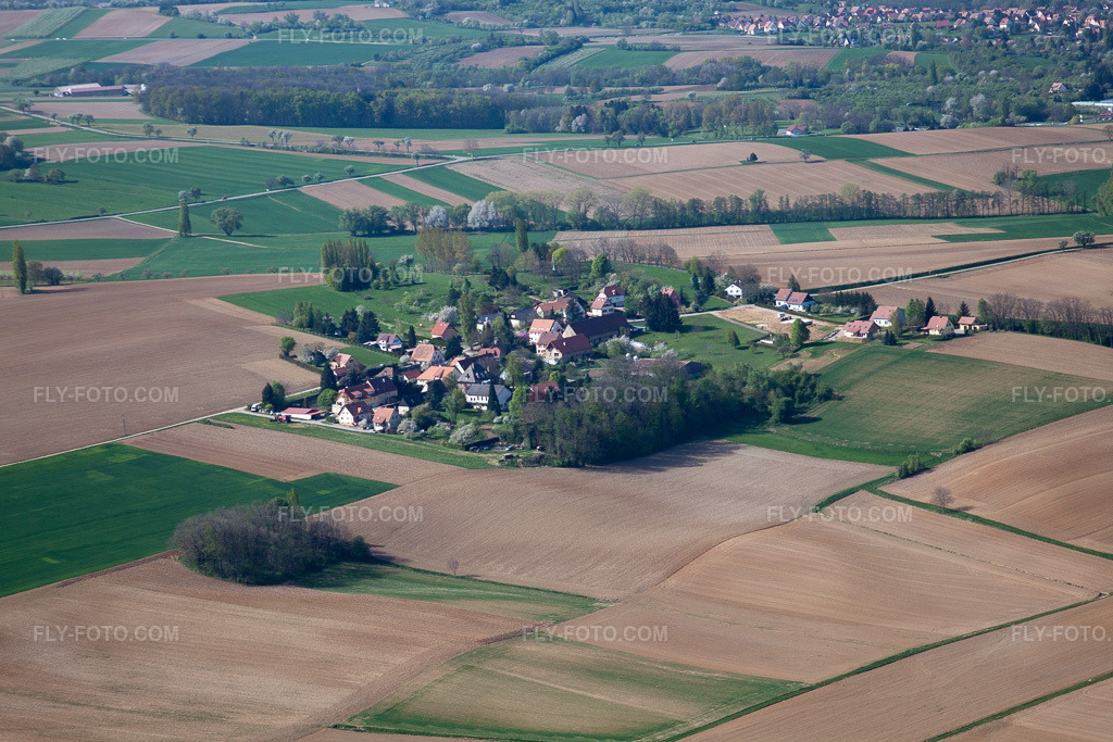 Aerial view: Geitershof in Seebach in the state Bas-Rhin, France.Photo: IMG_39456.jpg taken on 04/10/2011 by Werner Riehm/FLY-FOTO.comResolution of the original: 4752 x 3168 px
