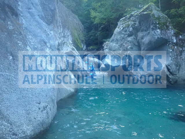 P2010047 | Bestelle die Bilder deines Berg- oder Wasser-Abenteuers mit Mountain Sports bequem von zu Hause aus direkt über unseren Online Fotoshop von pictrs.com. - Realisiert mit Pictrs.com