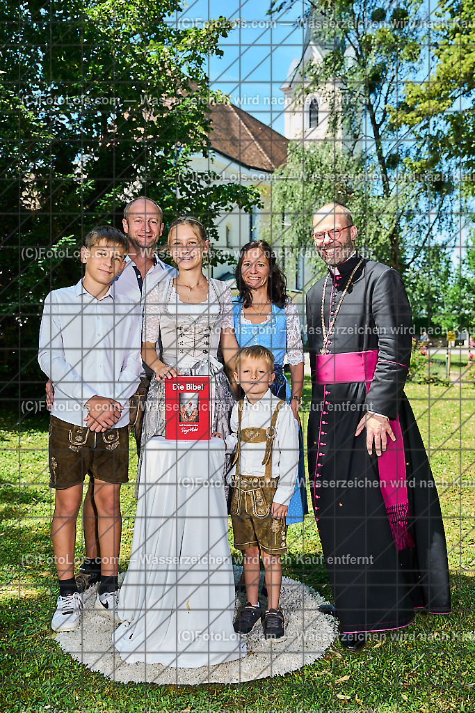 ALP1368_PfarrFirmung Wieselburg_Firmling-PateIn_Familie | (C)FotoLois.com, Alois Spandl, Firmung in der Pfarrkirche Wieselburg mit Generalvikar Dr. Christoph Weiss, Dechant Pfarrer Daniel Kostrzycki und Monignore Franz Dammerer, Sa 15. Juni 2024.