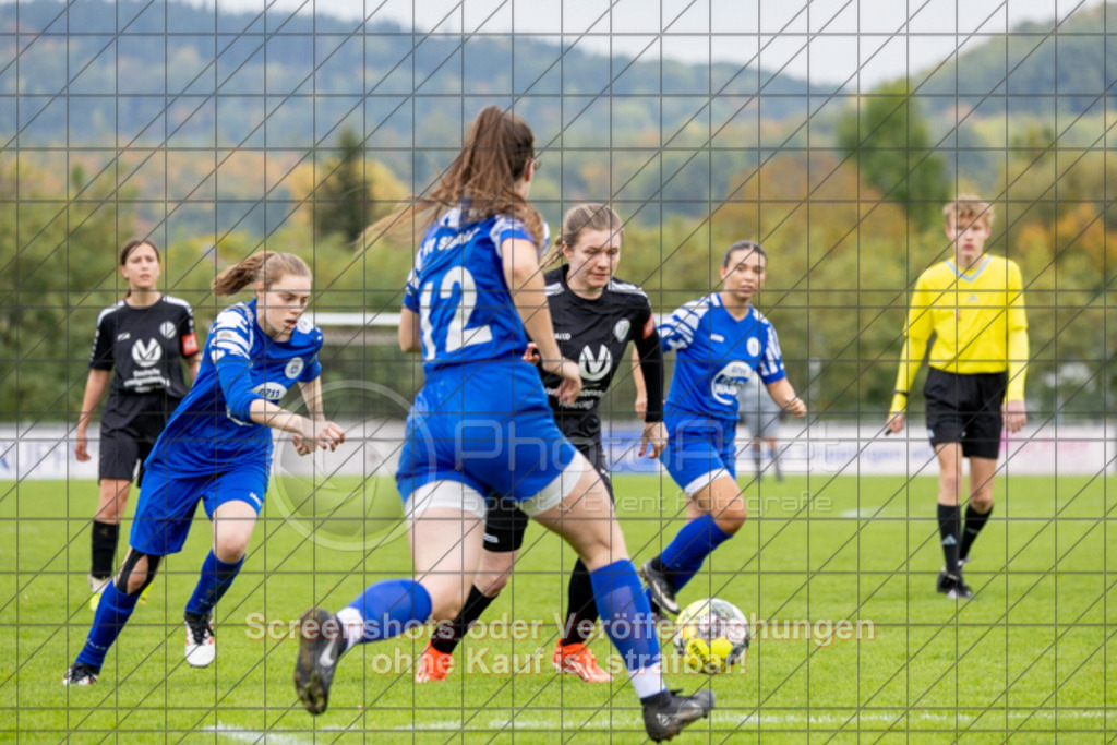 20251012_124238_0213 | #,1.FC Donzdorf II (schwarz) vs. TSV Silmingen (blau), Fussball, Frauen-Quali Bezirksliga - Bezirk Neckar/Fils, 05. Spieltag, Saison 2025/2026, Rasenplatz Lautertal Stadion, Süßener Straße 16, 73072 Donzdorf, 12.10.2025 - 11:00 Uhr,Foto: PhotoPeet-Sportfotografie/Peter Harich