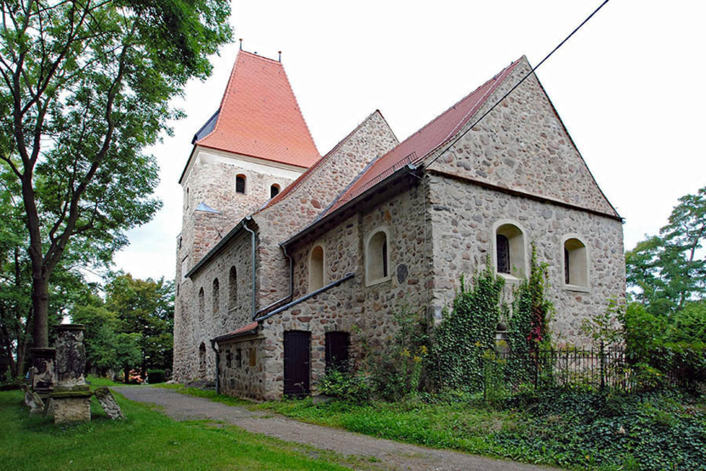 Foto: Leipzig - Kirche Hohen Thekla | Das Team hinter BILDLEXIKON LEIPZIG bündelt historische wie aktuelle Informationen über die Stadt Leipzig in Text und Bild auf einer Plattform und stellt diese der interessierten Öffentlichkeit zur Verfügung.