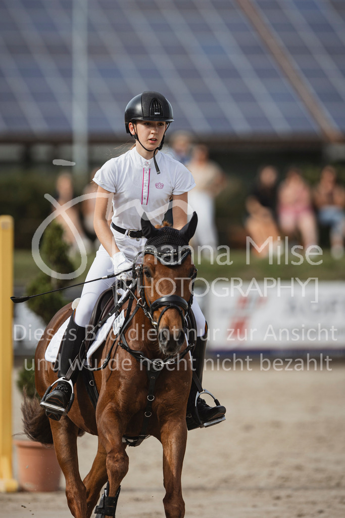 240629_LüPfSpTa_Stil-E-420 | Deine schönsten Turniermomente als professionelle Fotos! Entdecke hochwertige Pferdesport-Fotografie im Online-Shop. Jetzt Fotos finden & bestellen!