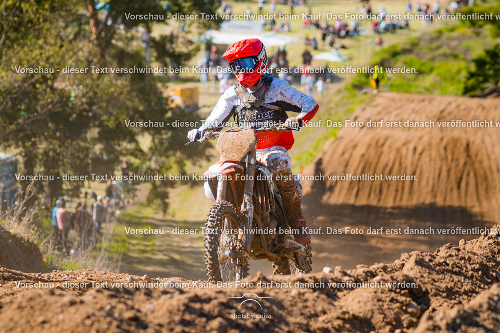 20260501_MCWriezen-4036 | Sportfotografin aus Berlin-Brandenburg mit Fokus auf Motocross. Ich halte deine sportliche Leistung und echte Emotionen auf und neben der Strecke professionell fest. Entdecke die Fotos von deinem Rennen und bestelle sie direkt hier im Shop.