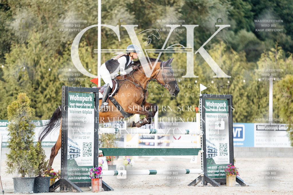 CK901446 | Turnierfotografie Pferdefotografie Trier Rheinland-Pfalz Pferdesport Reitsport Tierfotografie Sportfotografie Pferdevideo Pferdevideografie Equestrianvideography equestrianphotography  - Realisiert mit Pictrs.com