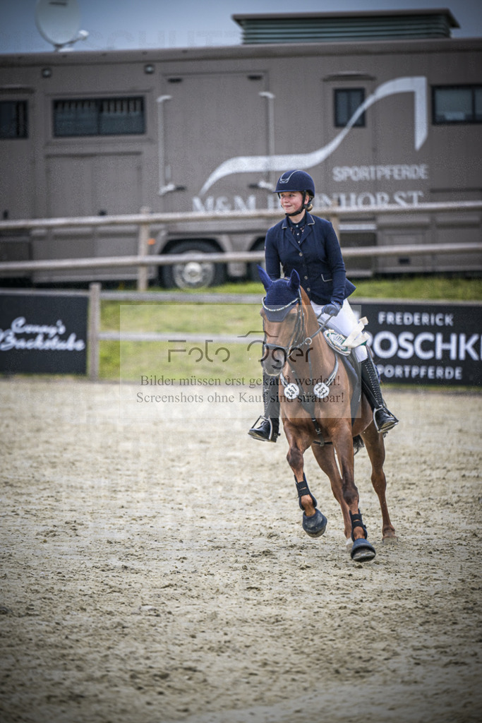 DOS_0171 | Entdecke hochwertige Reitturnierfotos von Foto Oger. Professionell, emotional und authentisch – jetzt Lieblingsmomente im Shop bestellen.Deutschlandweite Turnierfotografie. - Realisiert mit Pictrs.com