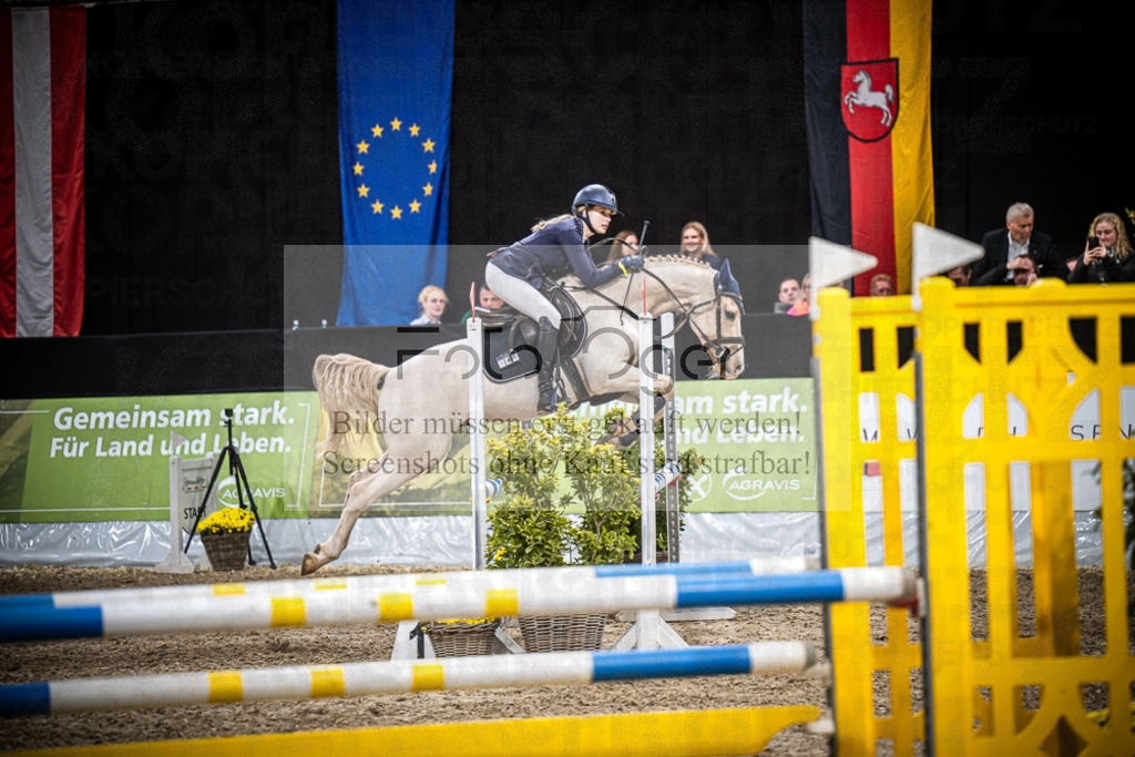 DOS_3446 | Entdecke hochwertige Reitturnierfotos von Foto Oger. Professionell, emotional und authentisch – jetzt Lieblingsmomente im Shop bestellen.Deutschlandweite Turnierfotografie. - Realisiert mit Pictrs.com