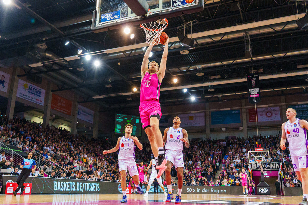 BBL, Deutsche Basketball Bundesliga Saison 2024/25, 14. Spieltag: Telekom Baskets gegen BG Göttingen | 29.12.2024 BBL, Deutsche Basketball Bundesliga Saison 2024/25, 14. Spieltag: Telekom Baskets gegen BG GöttingenBild: Till Pape (19, Bonn) - Realisiert mit Pictrs.com