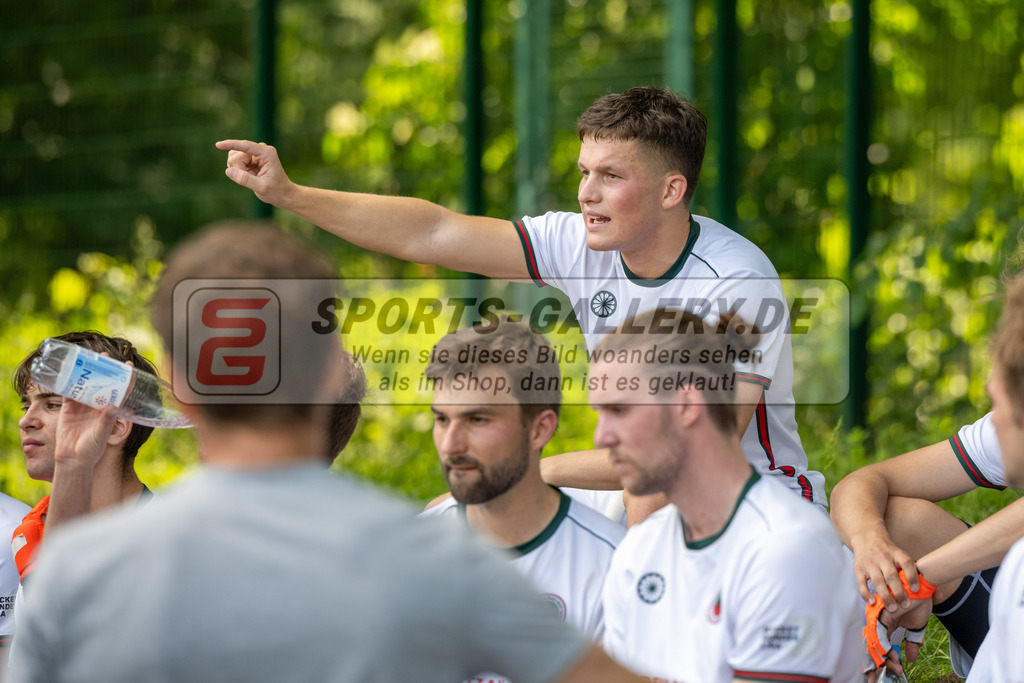 SFE_20240511_0092 | Krefeld, Deutschland, 11.05.2024: Julius Hayner (Crefelder HTC) in Aktion waehrend des Spiels der Feldhockey 1. Bundesliga Herren zwischen Crefelder HTC - Rot Weiss Köln im Gerd-Wellen-Hockeyanlage am 11.05.2024 in Krefeld, Deutschland. (Foto von Stephan Fehrmann)

Krefeld, Germany, 11.05.2024: Julius Hayner (Crefelder HTC) in action during the game of Feldhockey 1. Bundesliga Herren between Crefelder HTC - Rot Weiss Köln in Gerd-Wellen-Hockeyanlage at 11.05.2024 in Krefeld, Deutschland. (Foto from Stephan Fehrmann)