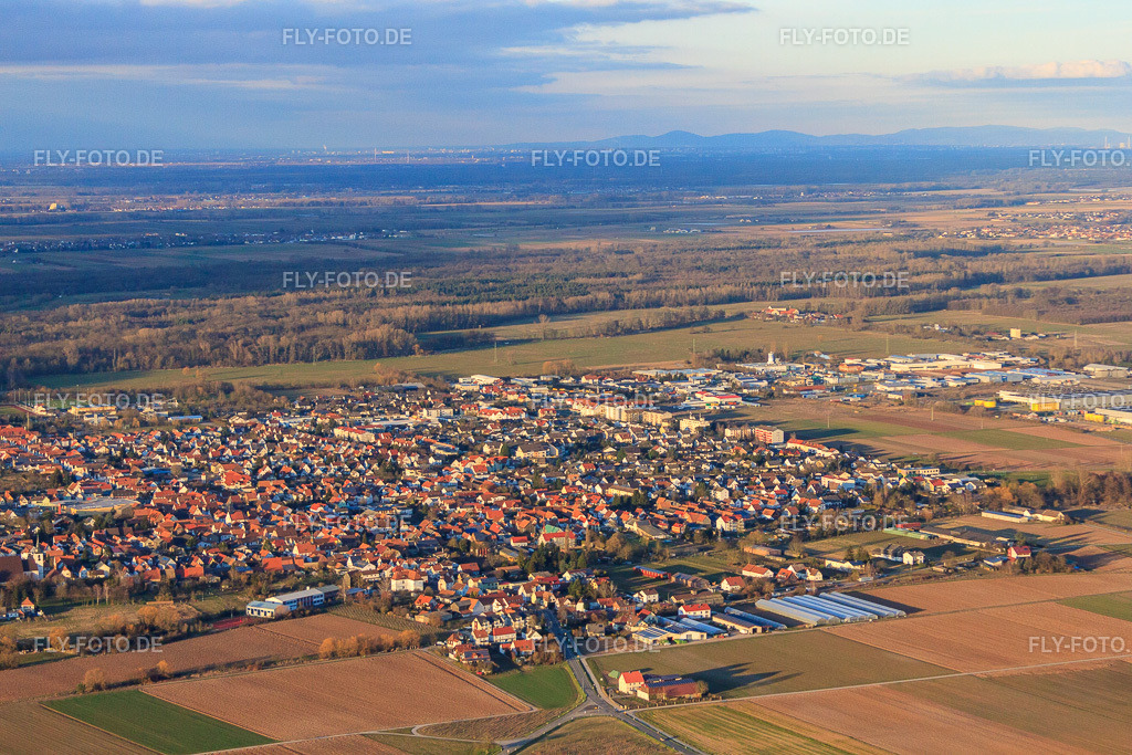 Stadtansicht aus Südwesten im Winter | Luftbild: Stadtansicht aus Südwesten im Winter in Offenbach an der Queich im Bundesland Rheinland-Pfalz in Deutschland. Foto: IMG_62230.jpg vom 23.02.2014 durch Werner Riehm/FLY-FOTO.de - Realisiert mit Pictrs.com