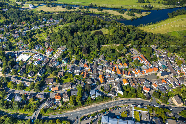 Hattingen240809918 | Luftbild, Wohngebiet und Gethmanns Garten am Fluss Ruhr, rechts der Marktplatz und kath. St. Johannes Baptist Kirche, Blankenstein, Hattingen, Ruhrgebiet, Nordrhein-Westfalen, Deutschland