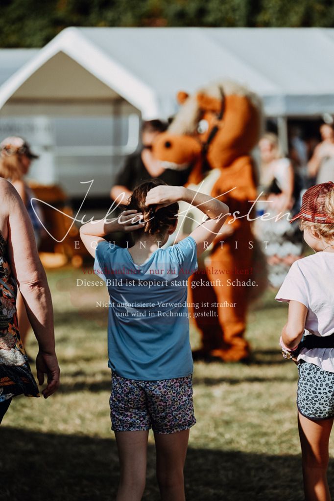 DSC_8911 | Pferde- und Turnierfotografie in Westsachsen. Pferdeportraits, Auftragszeichnungen und intuitive Kunst.