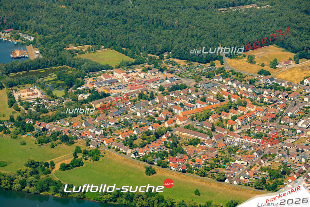 Das Luftbild zeigt :  Erlenbach am Main - Die Luftaufnahme wurde 2023 vom UL-Flugzeug aus erstellt ( keine Drohne ) - Hochauflösende Luftaufnahme - Für grossformatige Ausdrucke geeignet. Die Geschenkidee !Mit Lizenz und Bildrechte bestellbar