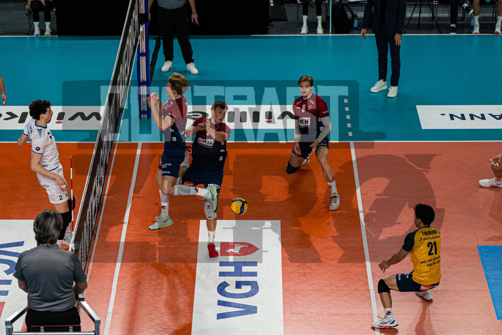 Volleyball I Herren I Saison 2025/2026 I Bundesliga I 5. Spieltag I SVG Lüneburg - VfB Friedrichshafen | CONTRAST ZERØ MEDIA - Realisiert mit Pictrs.com