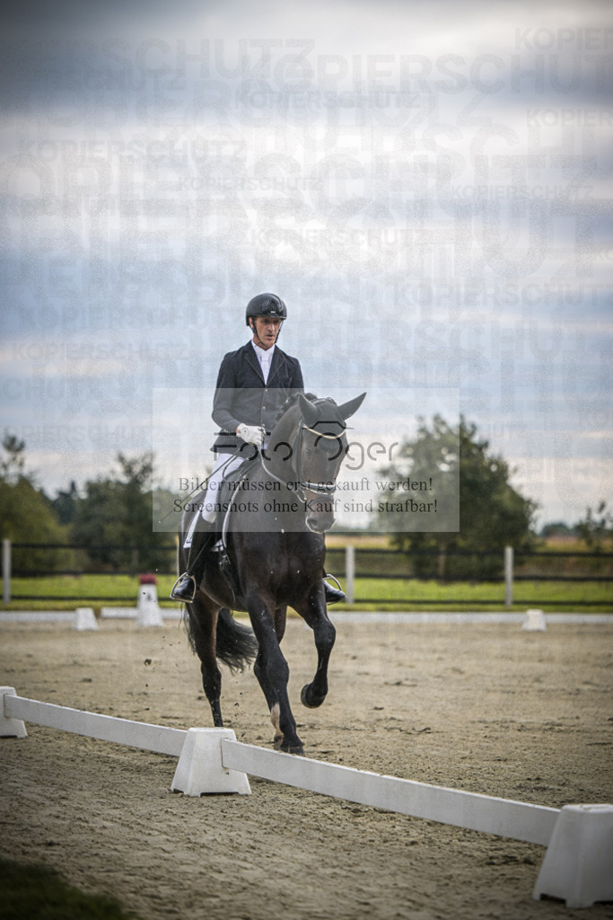 DOS_0799 | Entdecke hochwertige Reitturnierfotos von Foto Oger. Professionell, emotional und authentisch – jetzt Lieblingsmomente im Shop bestellen.Deutschlandweite Turnierfotografie. - Realisiert mit Pictrs.com