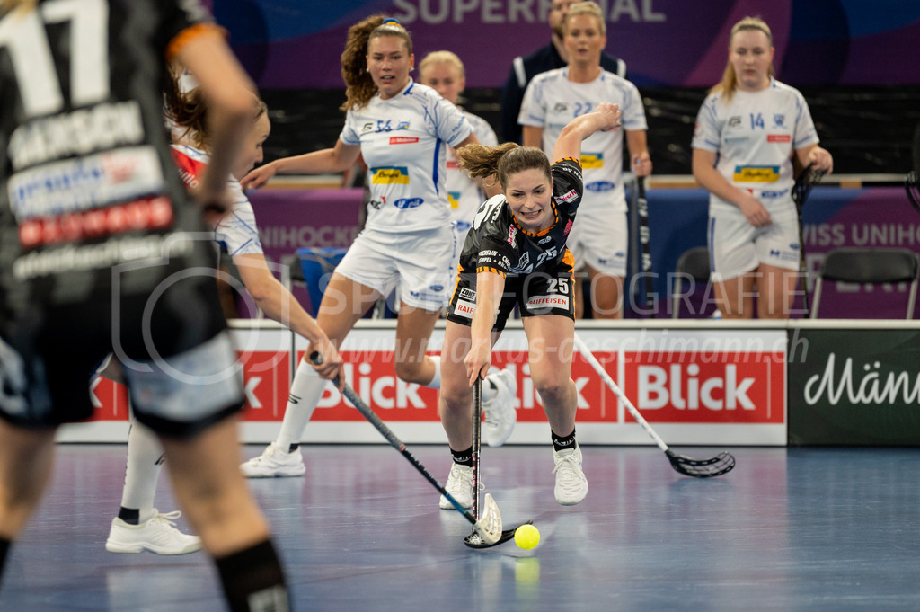 Piranha Chur vs Kloten-Dietlikon Jets - 23. April 2022 | Piranha Chur vs Kloten-Dietlikon Jets
Stimo Arena, Kloten
#25 Gentiana Behluli (Piranha Chur)
Bild: Sportfotografie Markus Aeschimann | www.markus-aeschimann.ch - Realisiert mit Pictrs.com