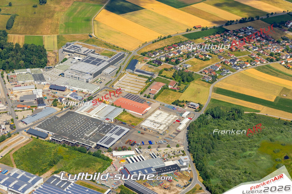 Das Luftbild zeigt : Michelsdorf Cham - Die Luftaufnahme wurde 2023 vom UL-Flugzeug aus erstellt ( keine Drohne ) - Hochauflösende Luftaufnahme - Für grossformatige Ausdrucke geeignet. Die Geschenkidee !Mit Lizenz und Bildrechte bestellbar