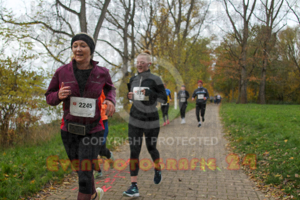 221127_1046_EV4_2223 | Sportfotografie im Rhein-Sieg Kreis, Köln, Bonn, NRW, Rheinland Pfalz, Hessen, etc. Unser Tätigkeitsfeld umfasst den Laufsport vom Volkslauf über den Marathon, Duathlon, Triathon bis zum Ultralauf wie Kölnpfad Ultra oder Schindertrail.