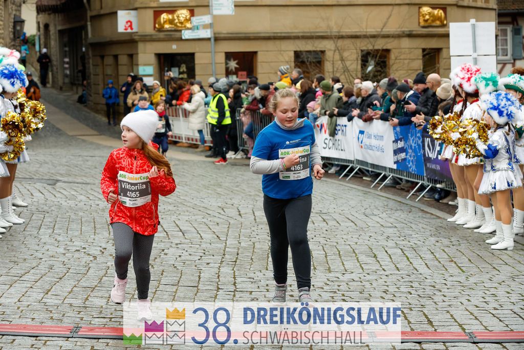 400m AOK Junior Cup | 3 Koenigslauf 2024 400m AOK Junior Cup - Realisiert mit Pictrs.com