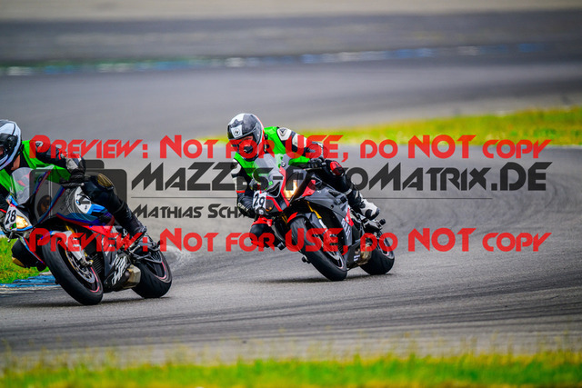 MaZZes_FotoMatrix_240614_6007705_6404 | INST