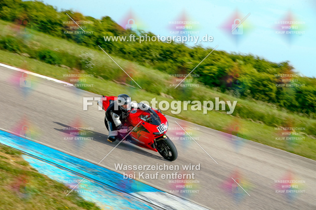 _MOT0787 | Hier findet Ihr Bilder von Touristenfahrten auf der Nürburgring Nordschleife oder von anderen Veranstaltungen die ich besucht habe. Viel Spass beim Durch Schauen 
