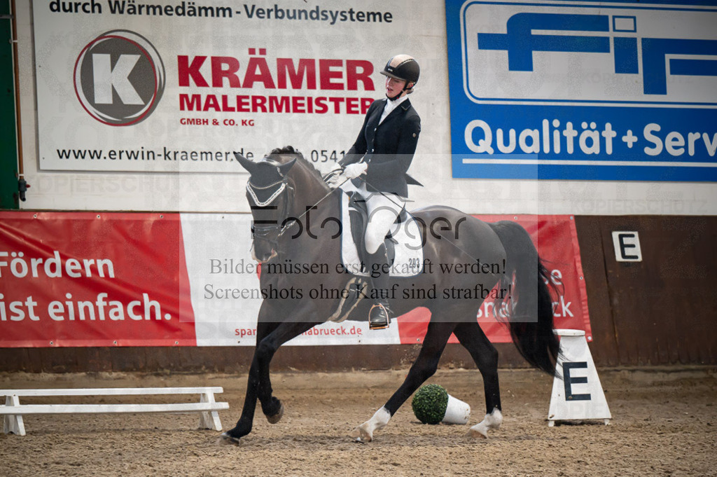 Hallenreittunier Voxtrup 2023 | Entdecke hochwertige Reitturnierfotos von Foto Oger. Professionell, emotional und authentisch – jetzt Lieblingsmomente im Shop bestellen.Deutschlandweite Turnierfotografie. - Realisiert mit Pictrs.com