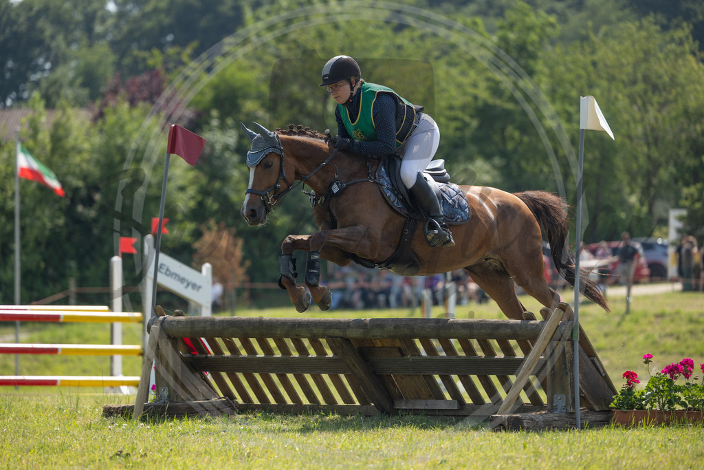 994A1322 | sabrinanicolaifotografie - Realisiert mit Pictrs.com