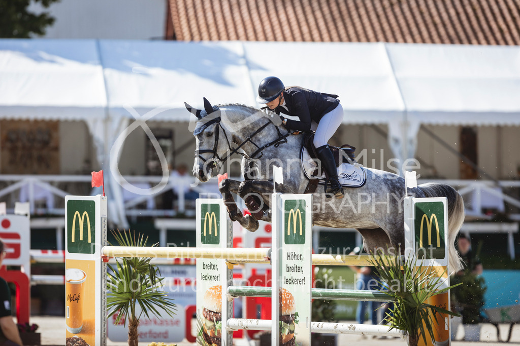 240714_BHO_M2-Spr-1-210 | Deine schönsten Turniermomente als professionelle Fotos! Entdecke hochwertige Pferdesport-Fotografie im Online-Shop. Jetzt Fotos finden & bestellen!