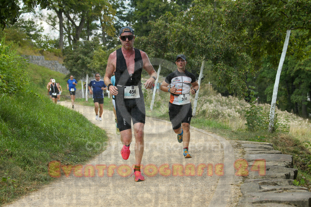 250824_1349_EX1_3838 | Sportfotografie im Rhein-Sieg Kreis, Köln, Bonn, NRW, Rheinland Pfalz, Hessen, etc. Unser Tätigkeitsfeld umfasst den Laufsport vom Volkslauf über den Marathon, Duathlon, Triathon bis zum Ultralauf wie Kölnpfad Ultra oder Schindertrail.