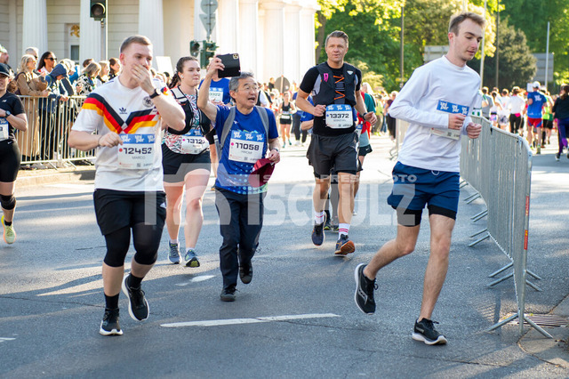 20250427-NSZ_2294 | DEU, Düsseldorf, 27.04.2025 Uniper Düsseldorf Marathon 2025 - Realisiert mit Pictrs.com